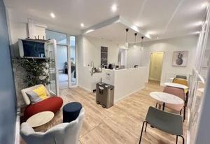 Bureaux à louer Paris 9 - Calme et verdure près métro Anvers