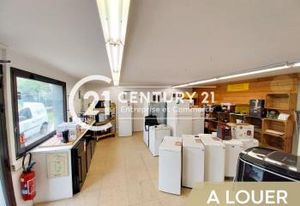 Location local d'activité Saint-Nazaire - Showroom et espaces extérieurs