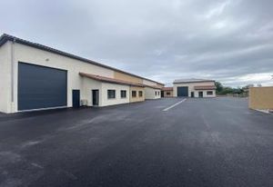 Local d'activité à louer Beaupont - Proche axes routiers