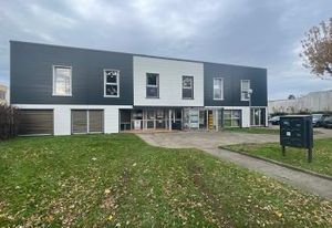 Location bureaux Bourg-en-Bresse - Proximité zone commerciale Carrefour et Conforama