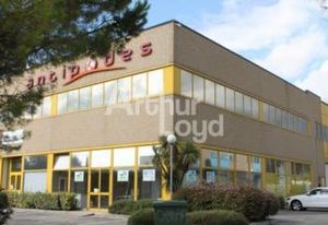 Location locaux mixtes Grasse - Accès gros porteur