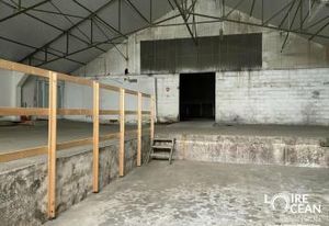 Vente local d'activité Vallet - Quai de chargement et hauteur sous plafond