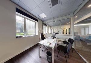 Bureaux à louer Limonest - Parc arboré proche A6 et bus