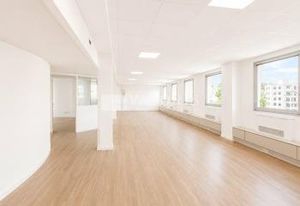 Location bureaux Villeurbanne - Proche métro A et B, tram T1 & T4, gare Part-Dieu