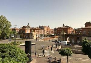 Location bureaux Toulouse - Métro Saint-Cyprien, tram et bus