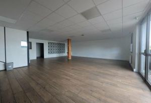 Location local d'activité bureaux Grand-Quevilly - Rond-point passant