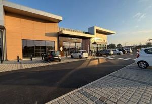 Location local commercial Saint-Denis-lès-Bourg - Rocade Ouest