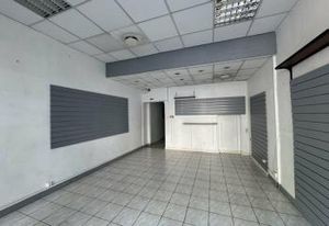 Location local commercial Tours centre - 73 m²
