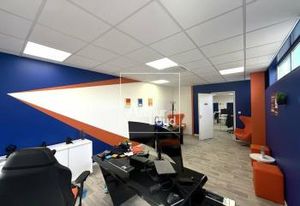 Bureaux à louer Moret-sur-Loing - Proche D606 et TER ligne R