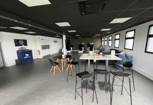 Bureaux à louer Tresses - Proche rocade et bus ligne 80