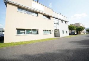 Location bureaux Saint-Priest - Proche Av. Charles de Gaulle et bus C25