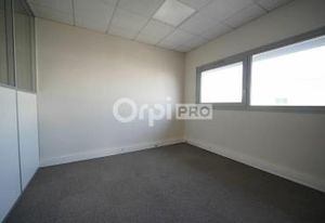 Location bureaux Saint-Priest - Proche Av. Charles de Gaulle et bus C25