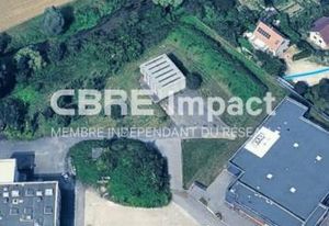 Terrain Genlis – axe très fréquenté, local préfabriqué