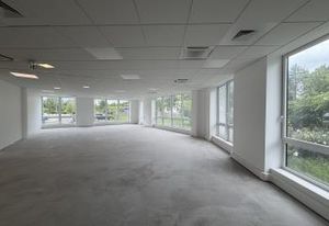 Location bureaux Guyancourt proche gare Saint-Quentin en Yvelines