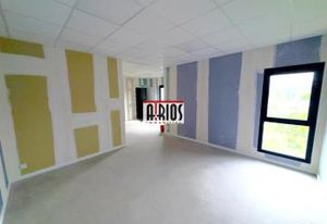 Location bureau neuf Le Pradet - Proche axe passant