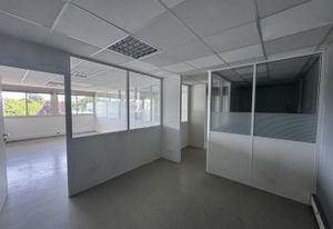 Location bureaux Seilh - Centre commercial dynamique, axe passant