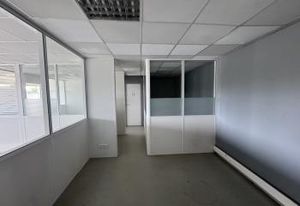 Location bureaux Seilh - Centre commercial dynamique, axe passant