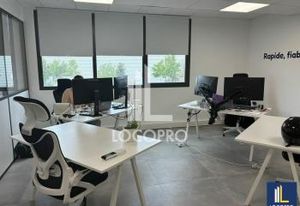 Location bureaux Fréjus - Proche zone d'activités et accès routiers