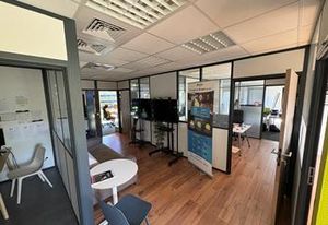 Location bureaux Brignais - 3ème étage avec ascenseur