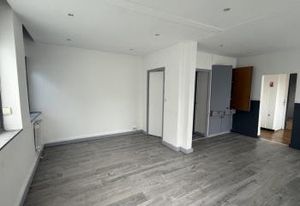 Location local commercial La Madeleine - Axe passant