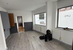 Location local commercial La Madeleine - Axe passant