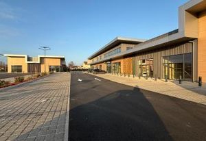 Location local commercial Saint-Denis-lès-Bourg - Retail Park Le Pré Joli