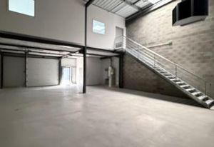 Location entrepôt Cugnaux - Accès semi-remorque et transports