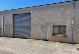 Local d'activité à vendre Meyzieu - Petit bâtiment avec bureaux