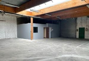Local d'activité à vendre Meyzieu - Petit bâtiment avec bureaux