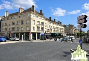 Location local commercial Caen hyper centre - Angle de rue