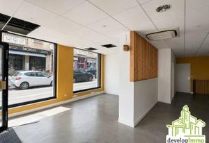 Location local commercial Caen hyper centre - Angle de rue