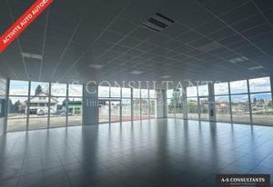 Bureaux à louer Les Abrets - Axe passant, parking privatif