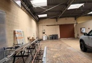 Entrepôt + bureaux à vendre Houplines - Proche axes routiers