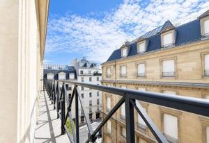 Location bureaux Paris 2 - Opéra/Pyramides, étage élevé avec balcon