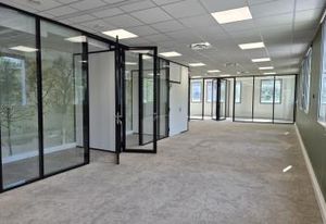 Location bureaux Champs-sur-Marne - Cité Descartes près RER et autoroute