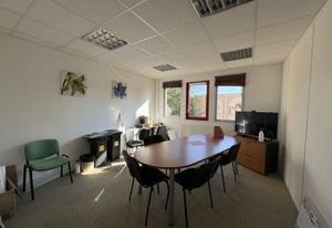 Location bureaux 250 m² Dijon - Proche rocade et tramway T1