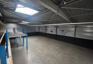 Location local activité Ormes - Showroom et entrepôt