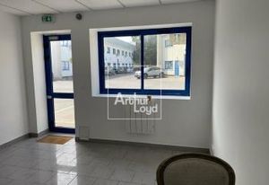 Location activité/entrepôt - 211 m²