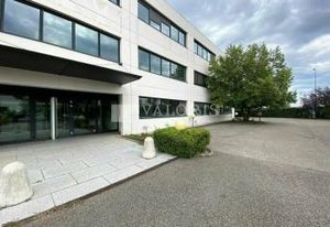 Location bureaux Bron - Proche A43 et transports en commun