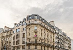 Location bureaux Paris 9 - Proche Notre-Dame-de-Lorette et Gare Saint-Lazare