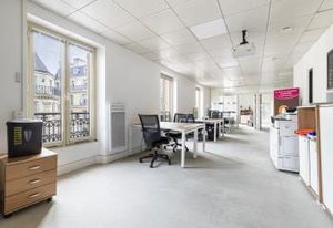 Location bureaux Paris 9 - Proche Notre-Dame-de-Lorette et Gare Saint-Lazare