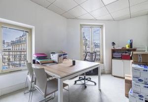 Location bureaux Paris 9 - Proche Notre-Dame-de-Lorette et Gare Saint-Lazare