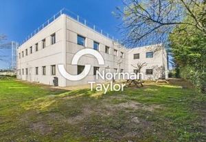 Bureau à vendre - 1110 m²