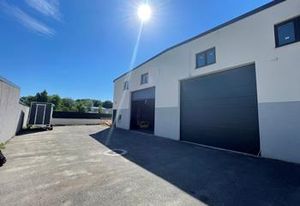 Location local d'activité Valencin - Bâtiment récent et indépendant