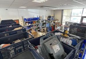 Location local d'activité Nanterre - Sortie A86 - Proche RER