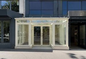 Location local commercial - 222 m²