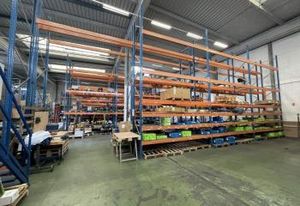 Location activité/entrepôt - 950 m²