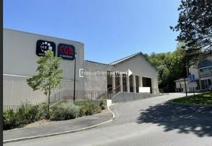 Location local commercial - 300 m²