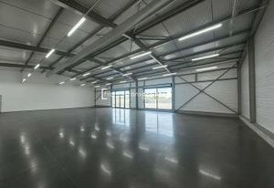 Location local commercial - 643 m²
