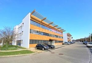 Location bureau - 1210 m²